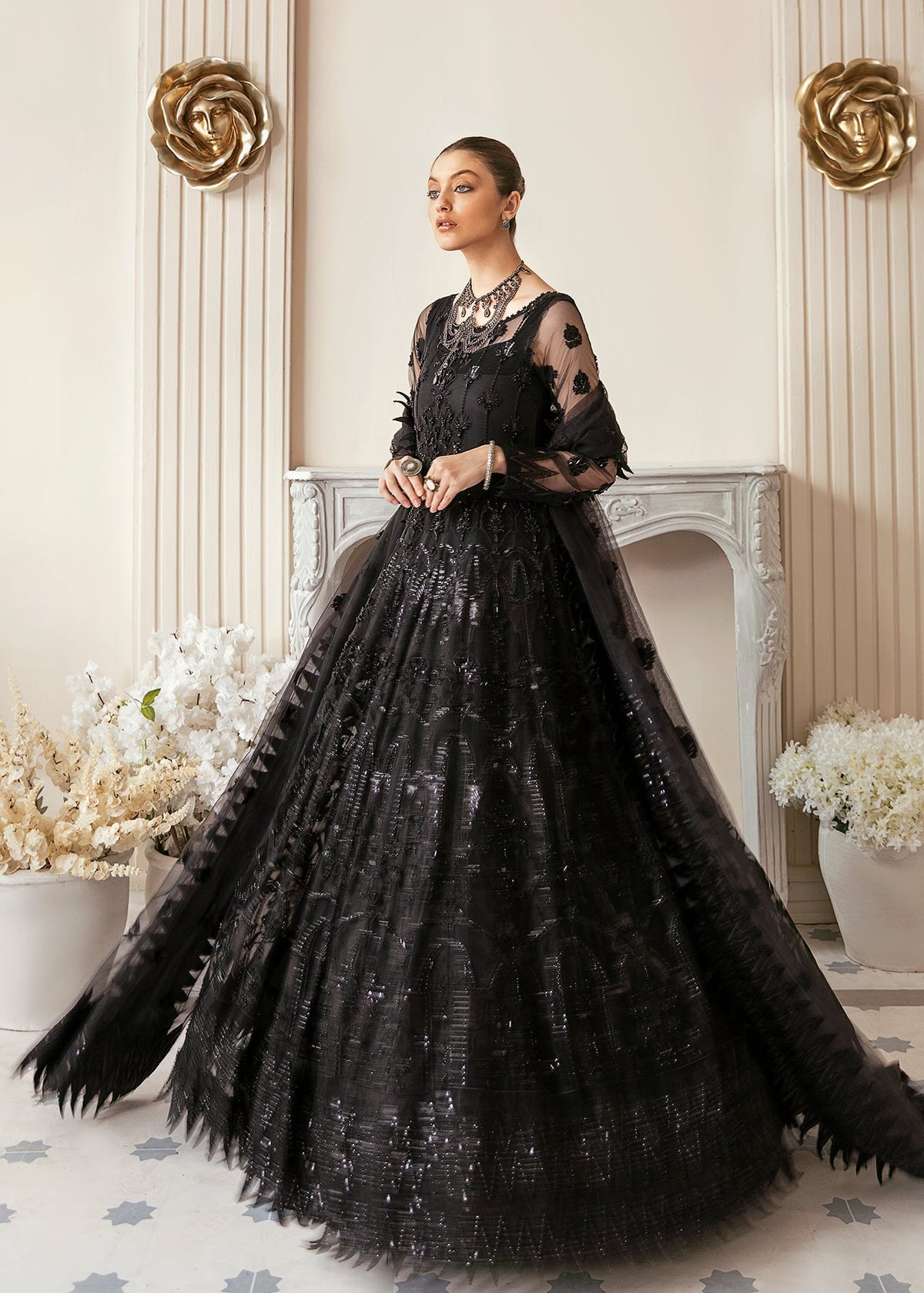 Akbar Aslam Vritra net dupatta with tissue pallu