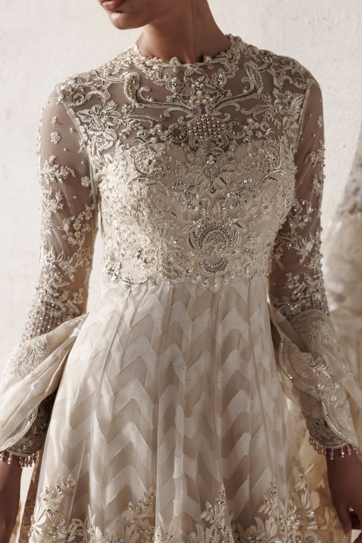 Akbar Aslam Vivienne embroidery detail