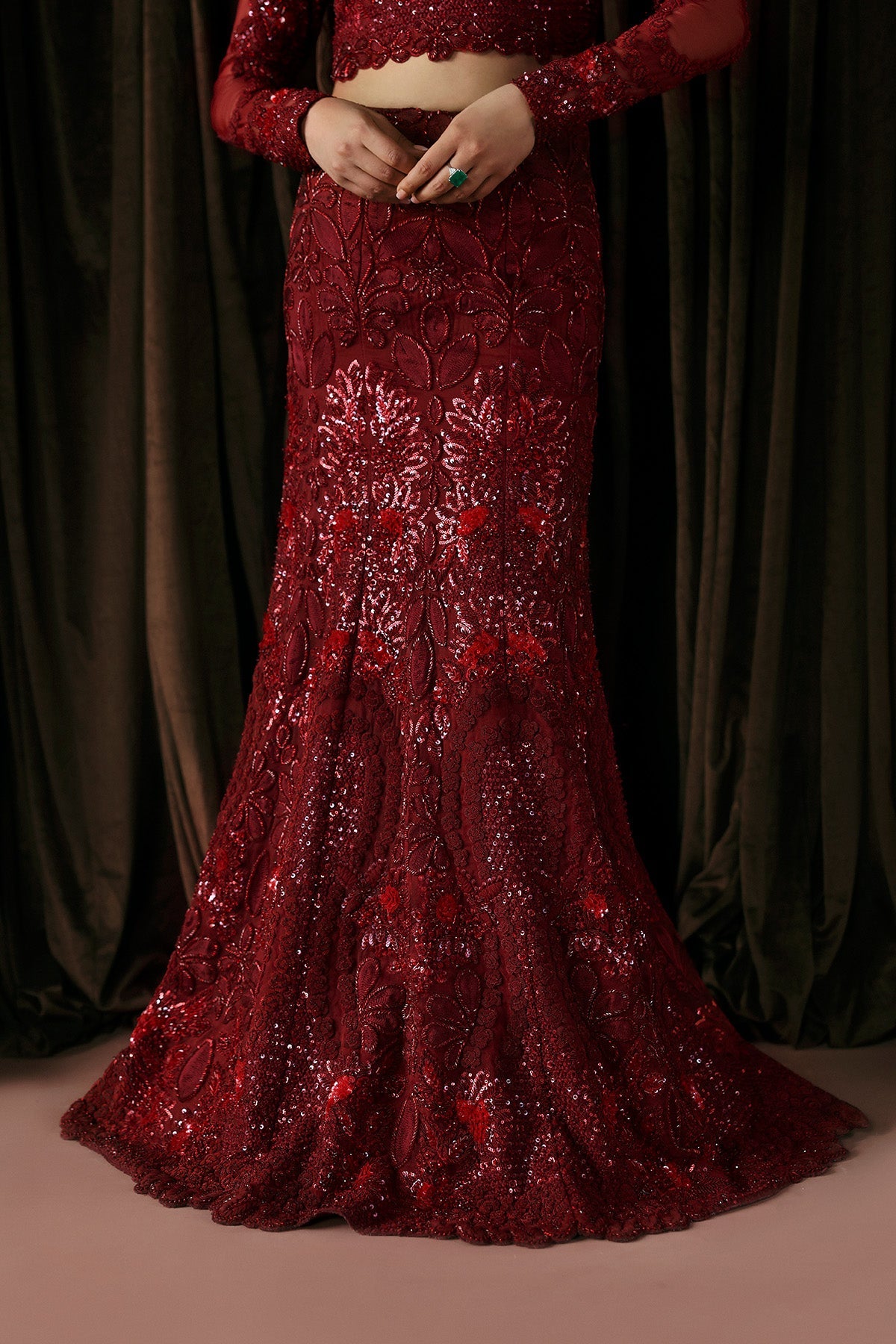 Afrozeh Lover embroidered back panels view
