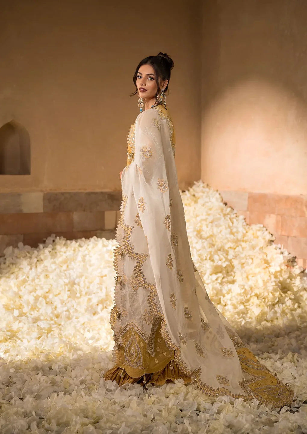 Shop CELEBRATIONS BY ELAF LUXURY FORMALS EFH-07 SAHAR at Raz Ruya! Huge discounts on luxury Pakistani designer wear. Fast delivery to UK, USA & Canada. End-of-Year & New Year Sale!