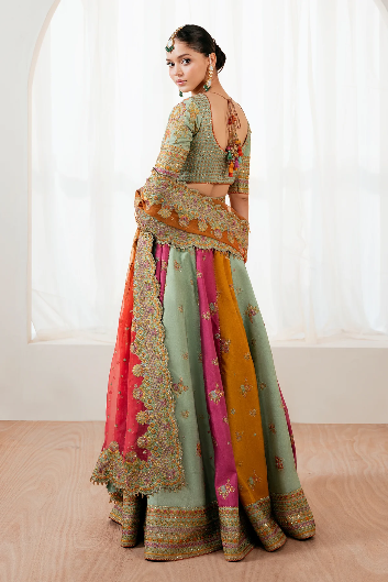 BAROQUE | EMBROIDERED SILK UF-4036