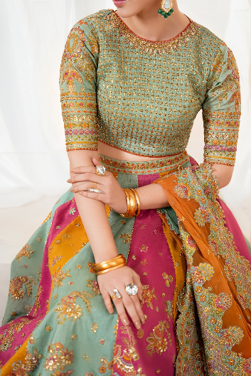 BAROQUE | EMBROIDERED SILK UF-4036