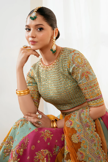 BAROQUE | EMBROIDERED SILK UF-4036