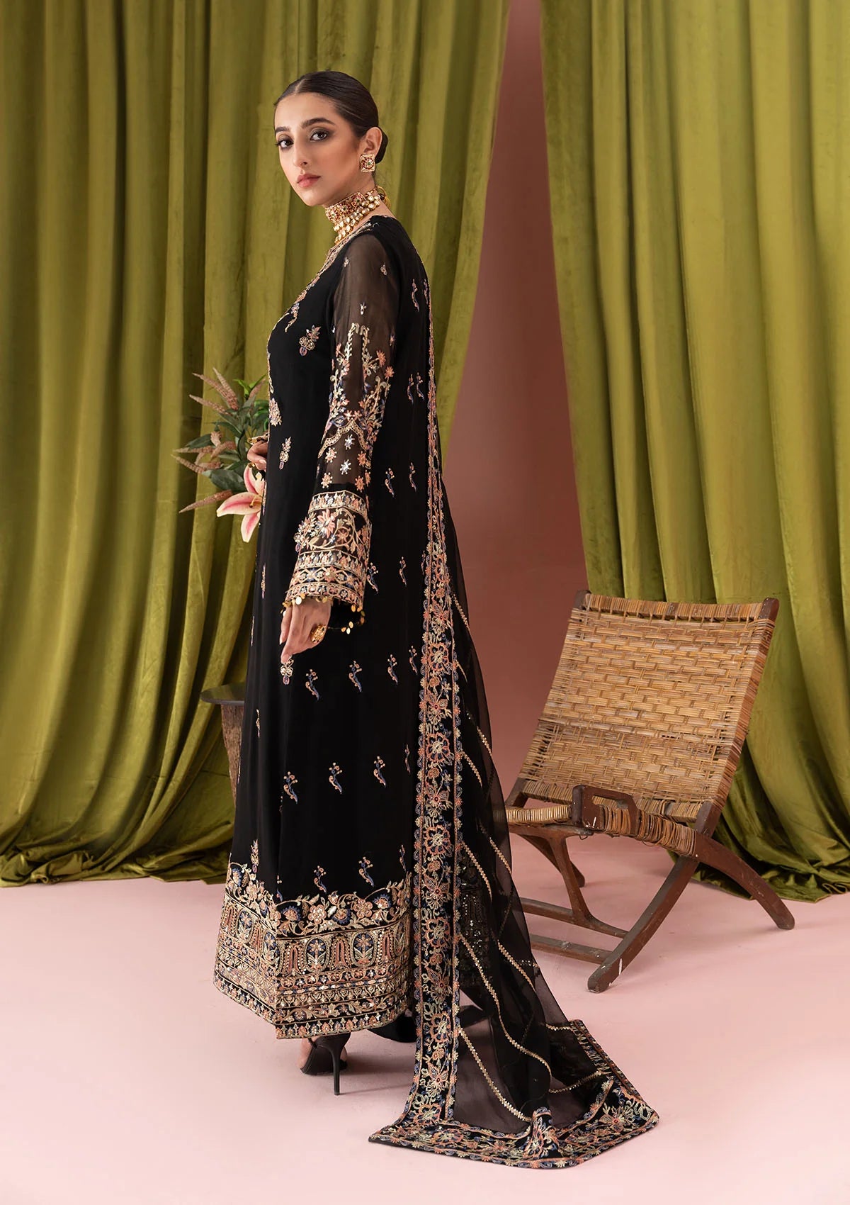 Shop AIK ATELIER FESTIVE FORMALS Stitched '23 Vol. 1 - Look 06 at Raz Ruya! Huge discounts on luxury Pakistani designer wear. Fast delivery to UK, USA & Canada. End-of-Year & New Year Sale!
