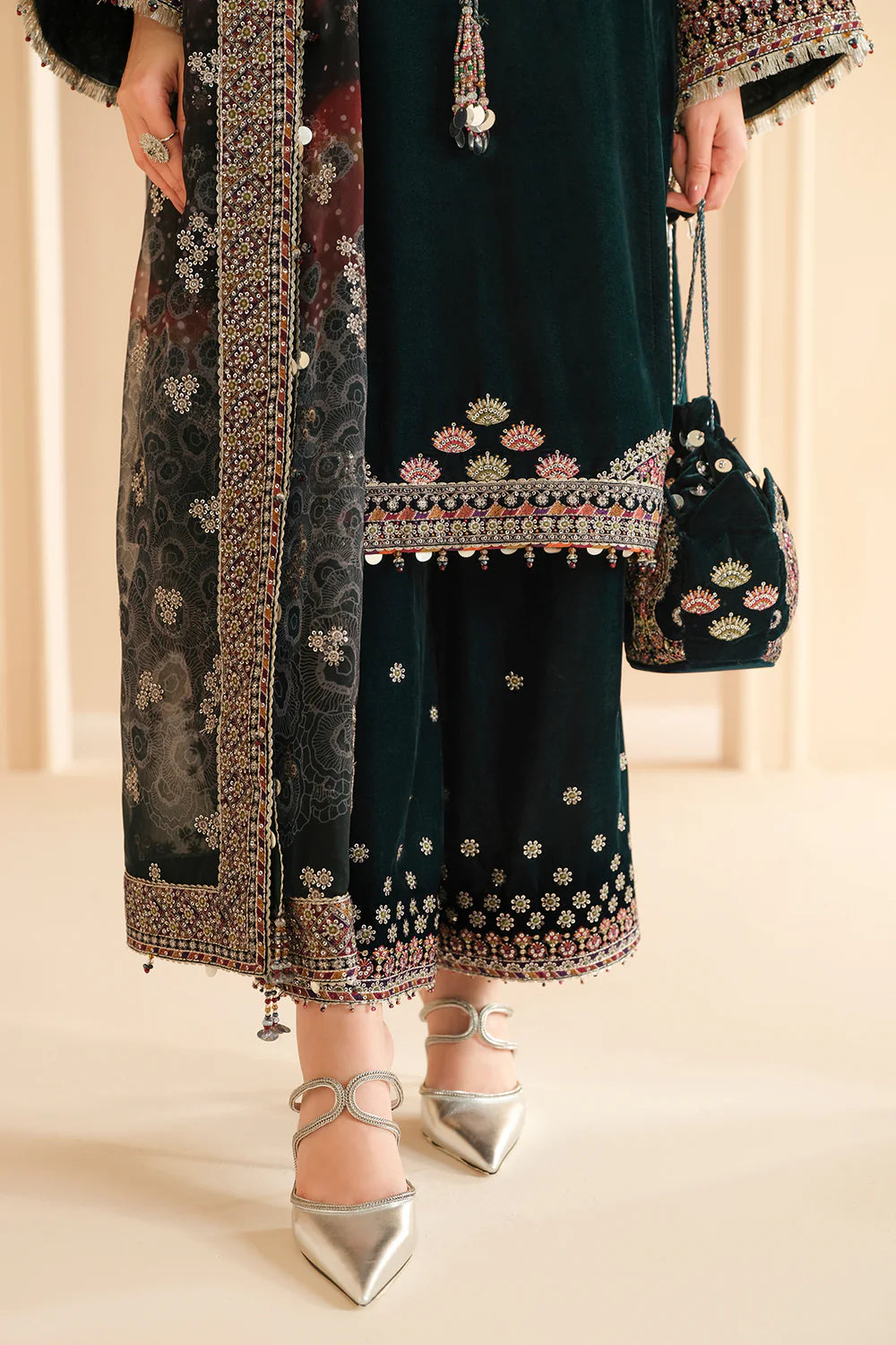 Shop JAZMIN Velvet Formal VF-2039 at Raz Ruya! Huge discounts on luxury Pakistani designer wear. Fast delivery to UK, USA & Canada. End-of-Year & New Year Sale!