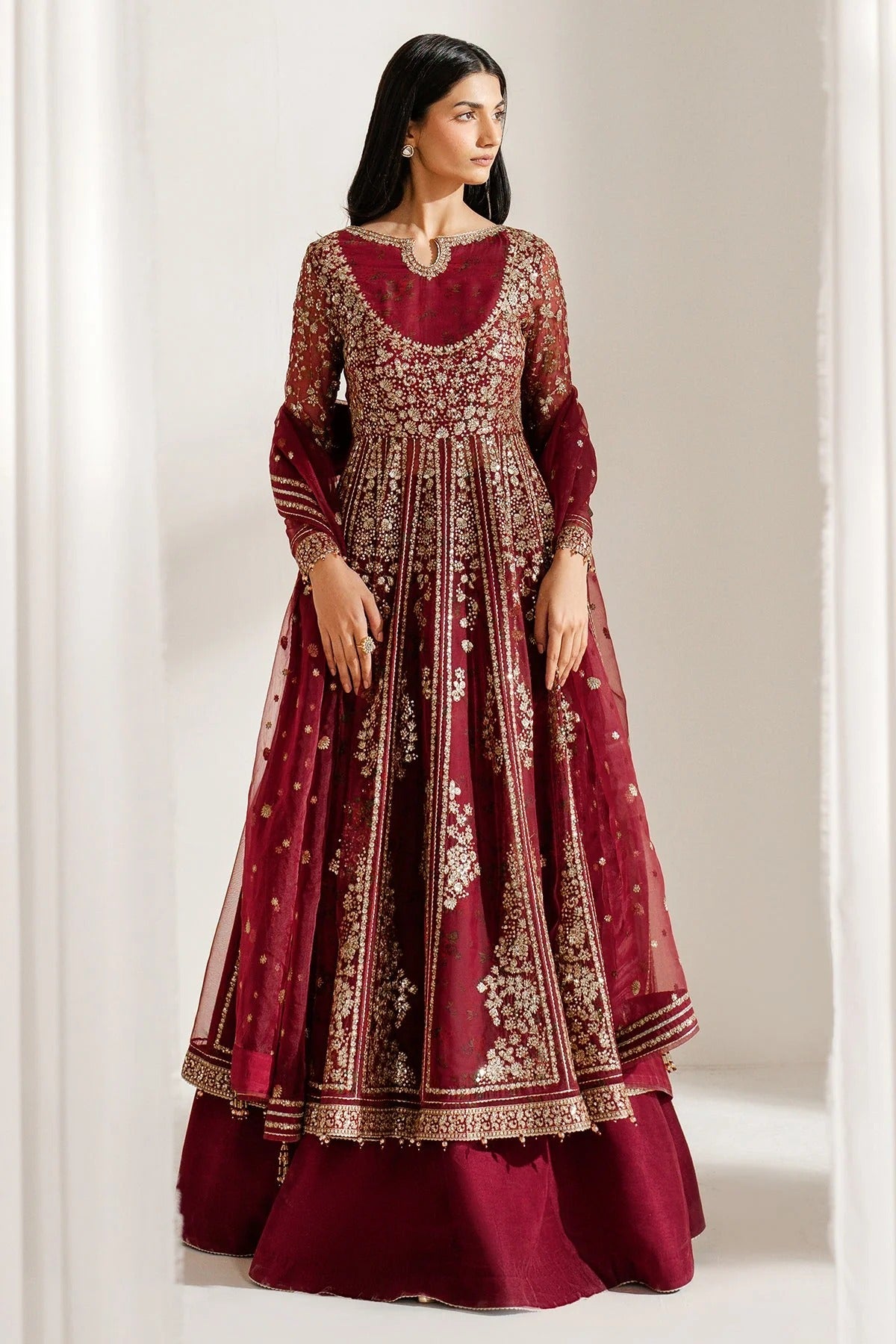 Embrace elegance with digital printed chiffon, organza dupatta, and rawsilk bottom. UC-3080 is perfect for formal events, festive wear, or special occasions.