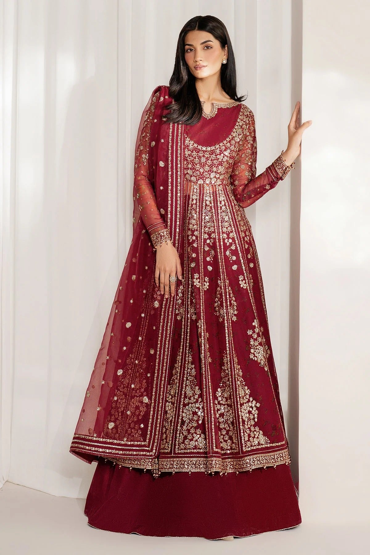 Embrace elegance with digital printed chiffon, organza dupatta, and rawsilk bottom. UC-3080 is perfect for formal events, festive wear, or special occasions.