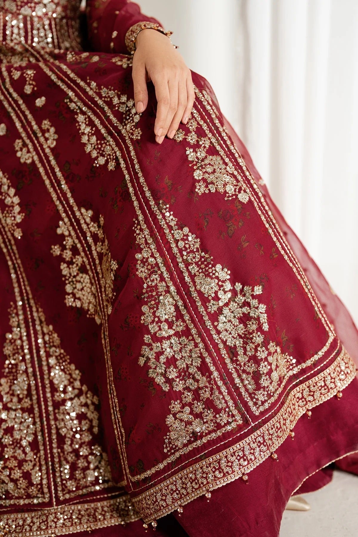 Embrace elegance with digital printed chiffon, organza dupatta, and rawsilk bottom. UC-3080 is perfect for formal events, festive wear, or special occasions.