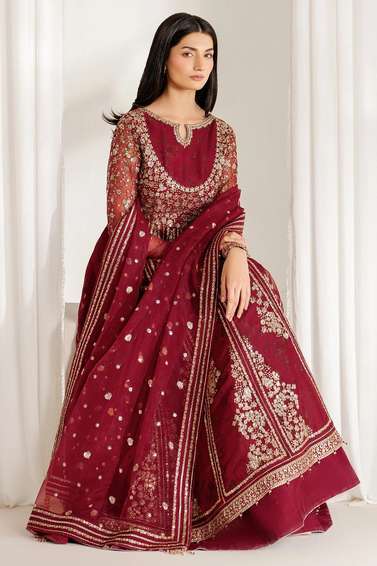 Embrace elegance with digital printed chiffon, organza dupatta, and rawsilk bottom. UC-3080 is perfect for formal events, festive wear, or special occasions.