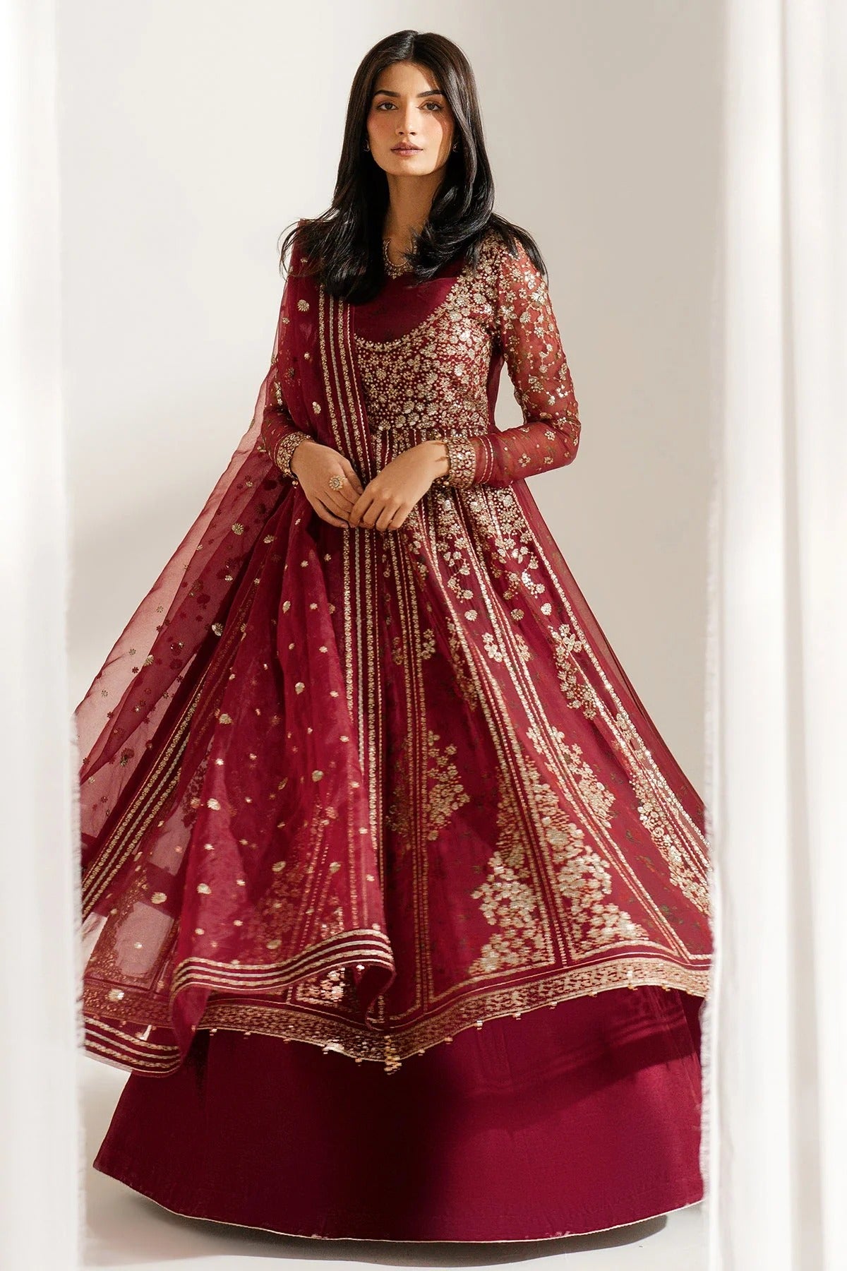 Embrace elegance with digital printed chiffon, organza dupatta, and rawsilk bottom. UC-3080 is perfect for formal events, festive wear, or special occasions.