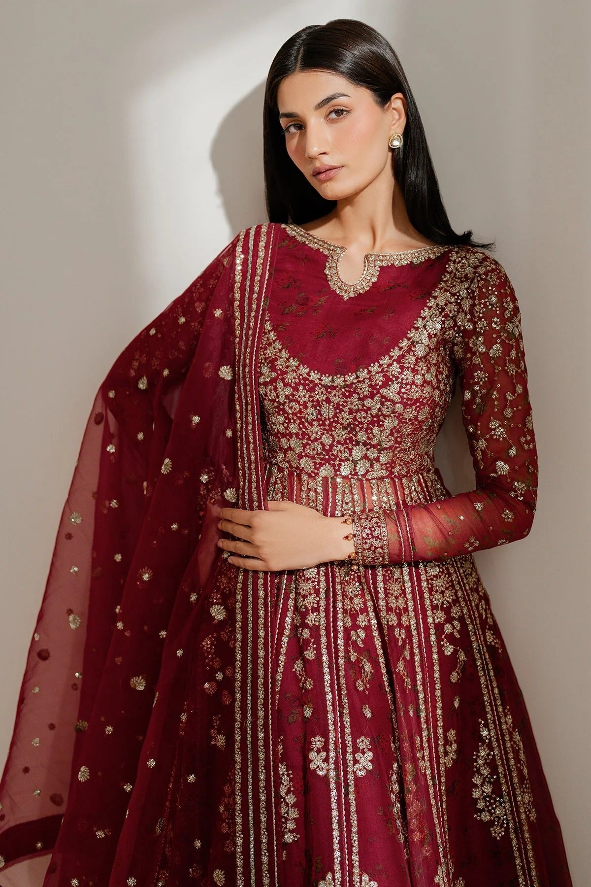 Embrace elegance with digital printed chiffon, organza dupatta, and rawsilk bottom. UC-3080 is perfect for formal events, festive wear, or special occasions.
