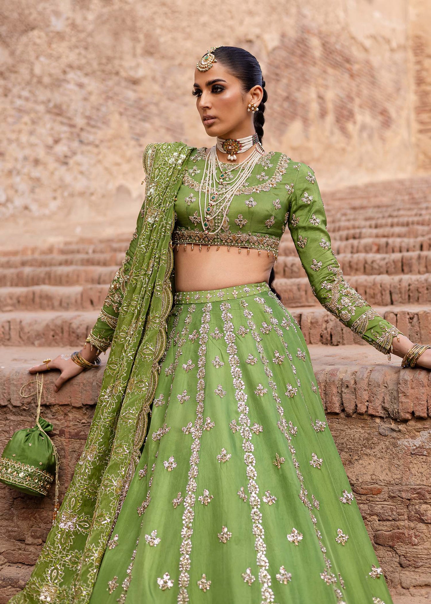 Nashmira by Akbar – Razruya