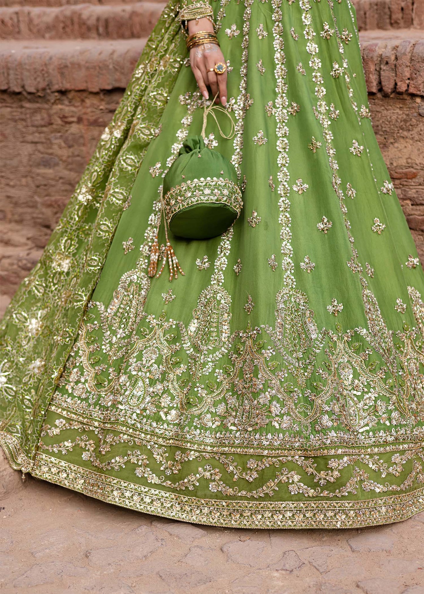 Nashmira by Akbar – Razruya