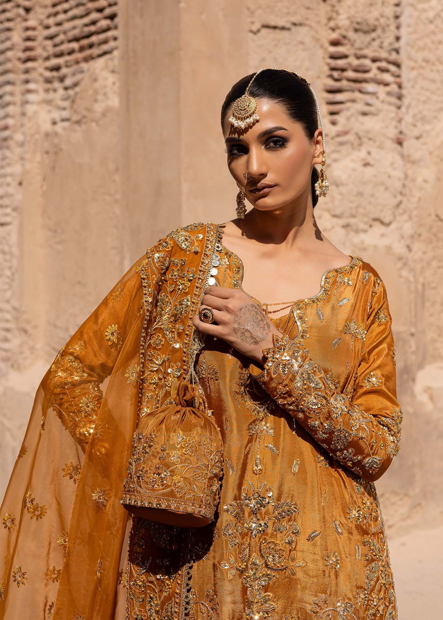 Zarmisha by Akbar – Razruya