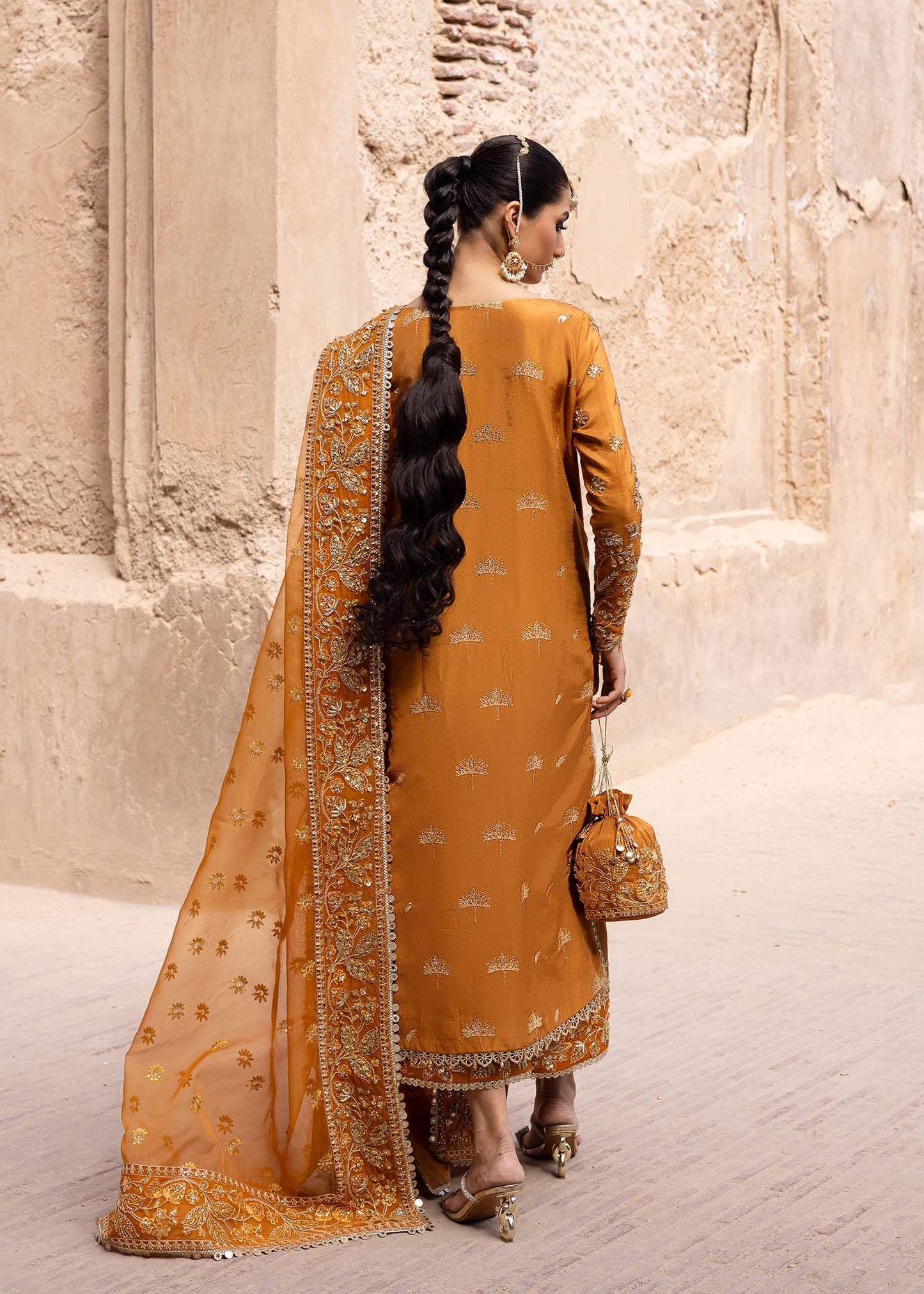 Zarmisha by Akbar – Razruya