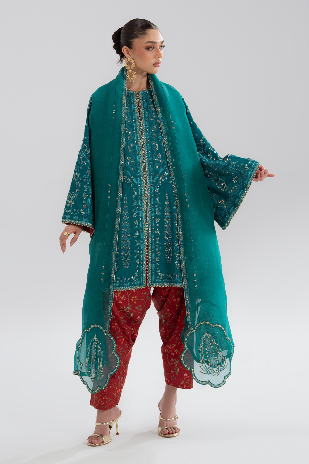 Soraya Silk Edit'26 Alina teal three-piece at Raz Ruya