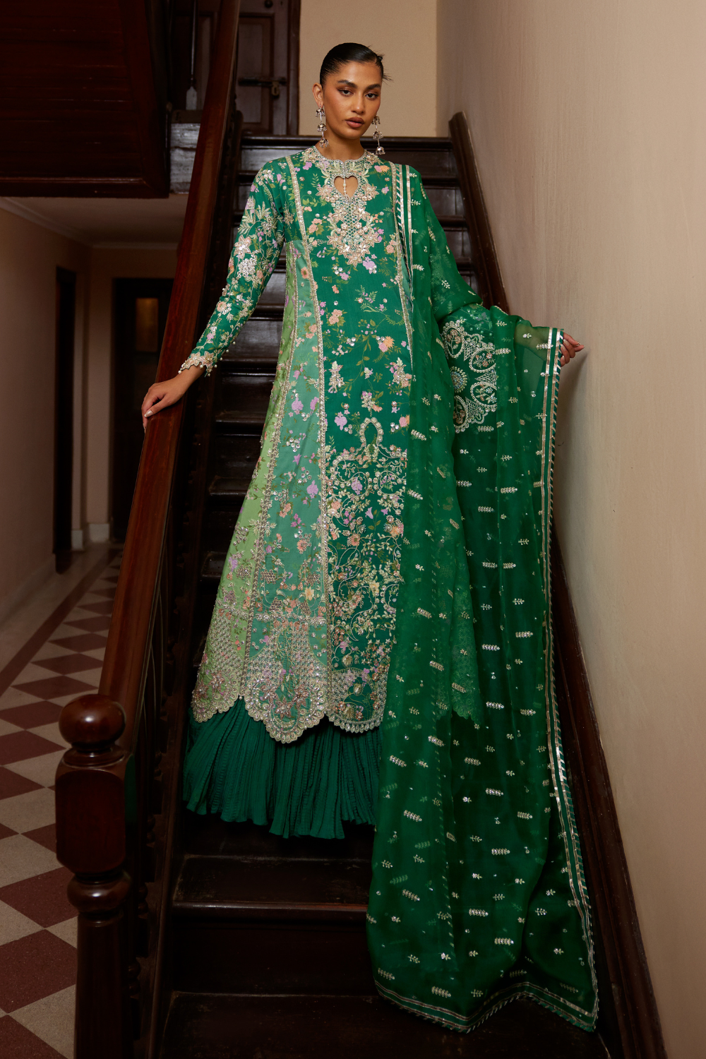 Soraya Sorelle green three-panel printed raw silk shirt – Silk Edit'26