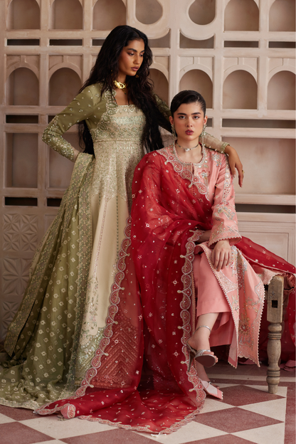 Soraya Mireya pink and coral outfit at Raz Ruya