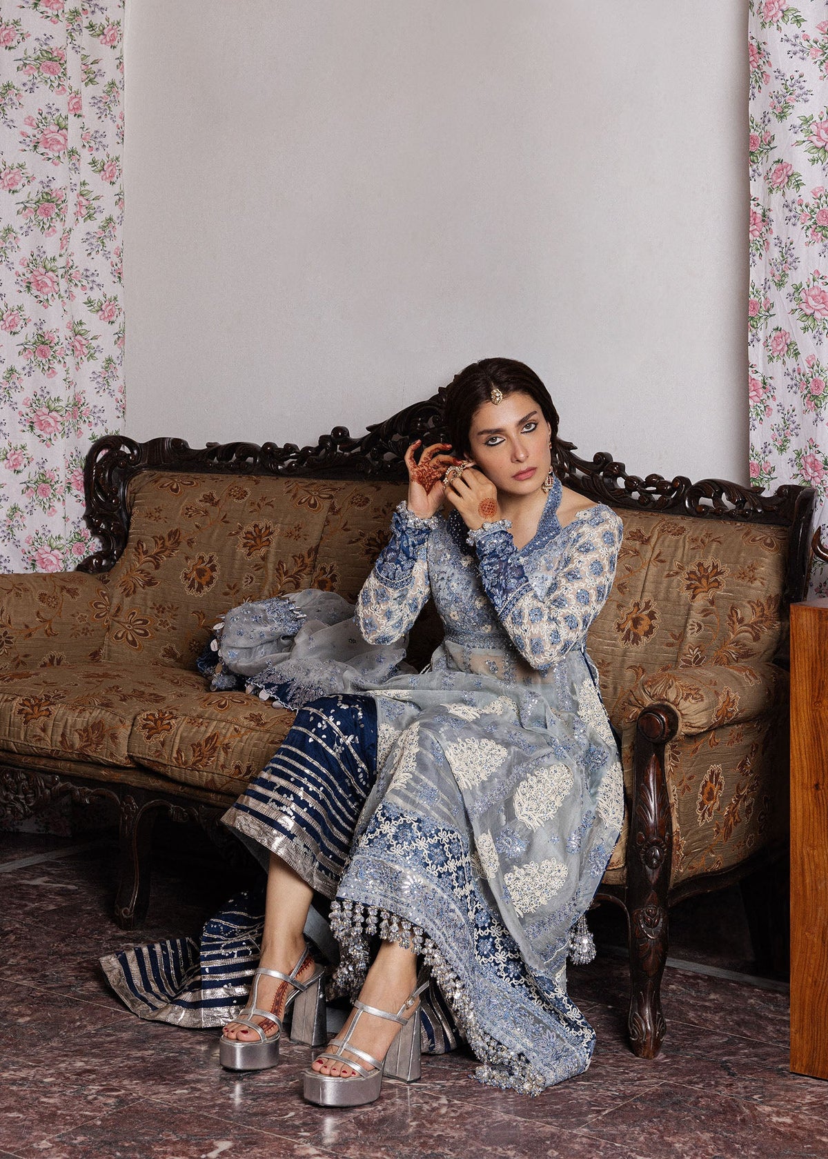 Hussain Rehar Mehtab embroidered hem border detail