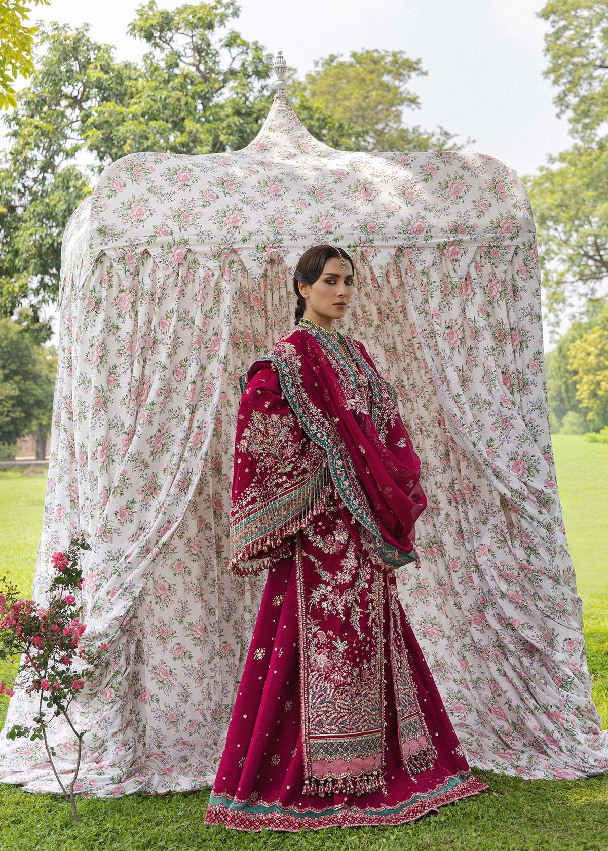 Hussain Rehar Sher Bano organza dupatta with embroidered border