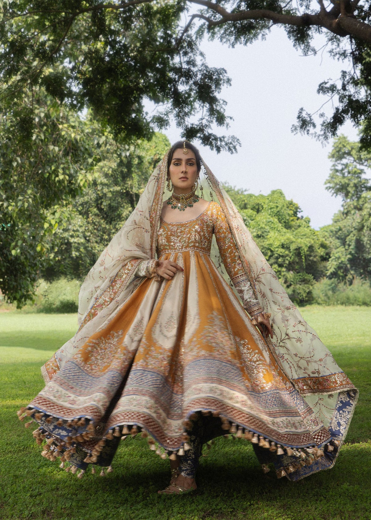 Hussain Rehar Mehru embroidered bodice and neckline close-up