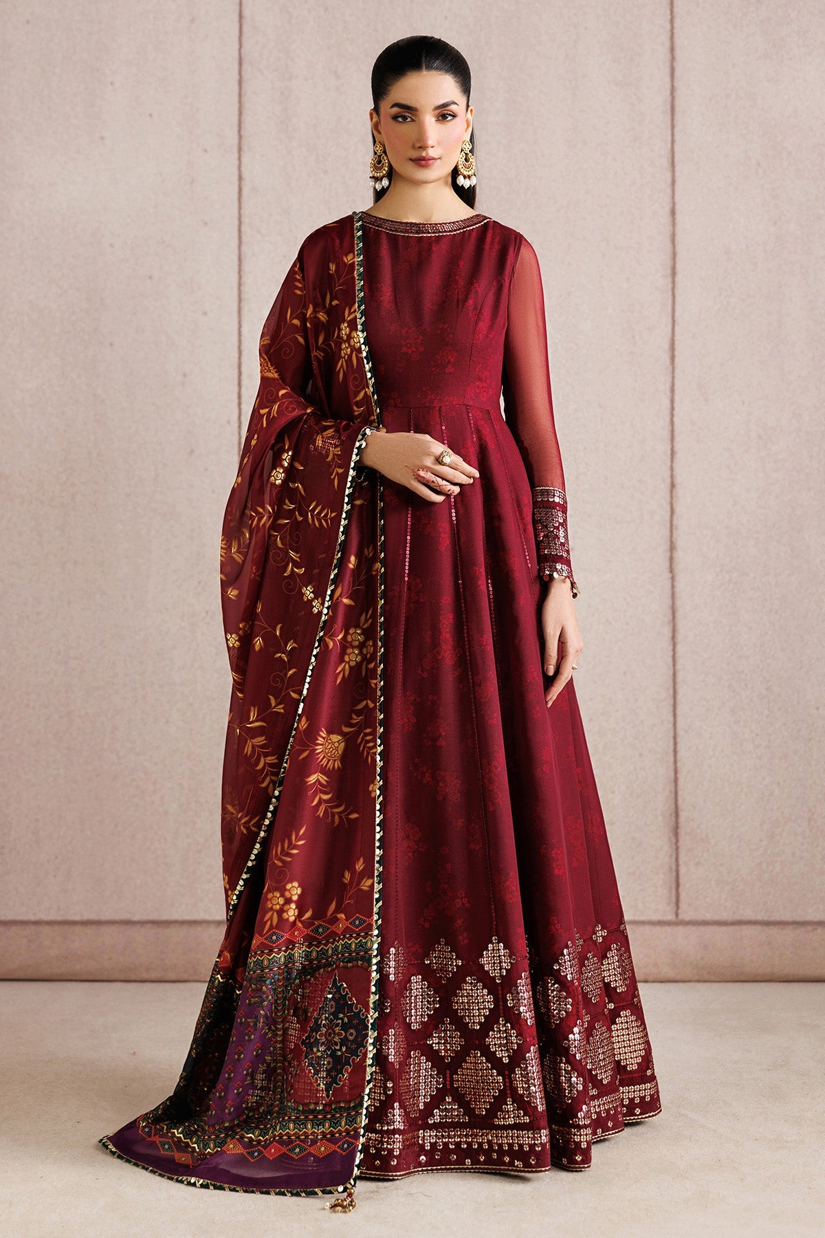 Jazmin UC-3118 embroidered front and sleeves detail