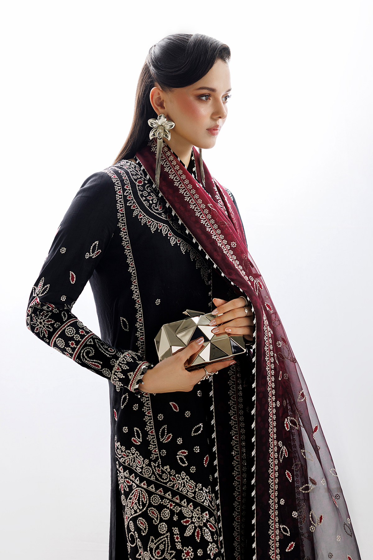 Jazmin UR-7091 embroidered raw silk suit at Raz Ruya