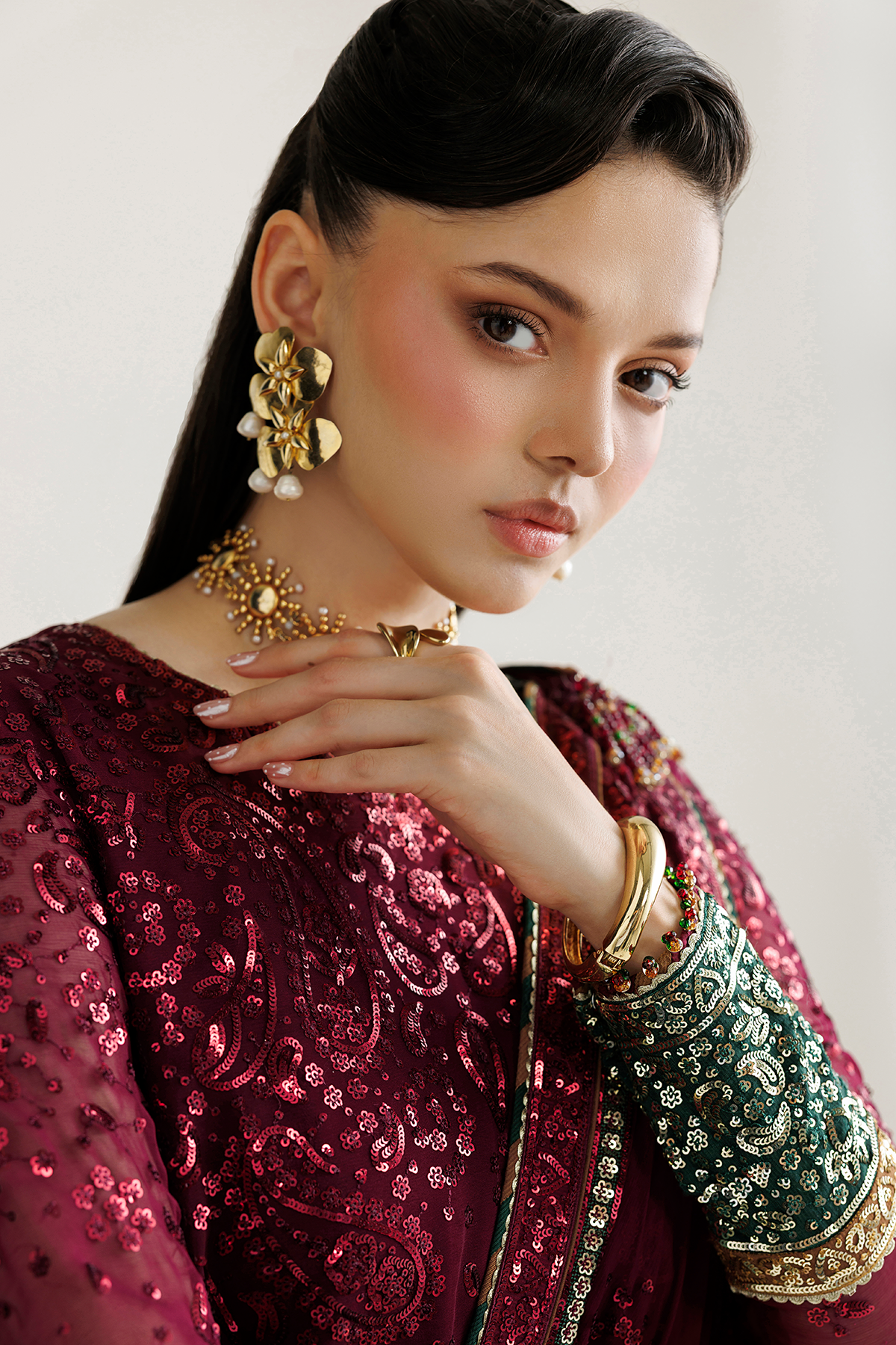 Jazmin UC-3137 embroidered sleeve borders