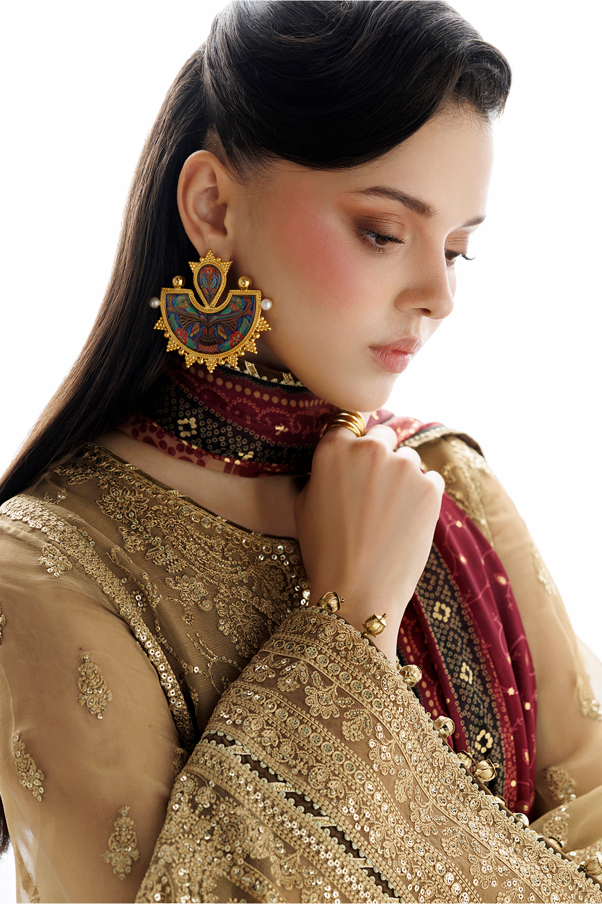 Jazmin UC-3136 embroidered sleeves border close-up