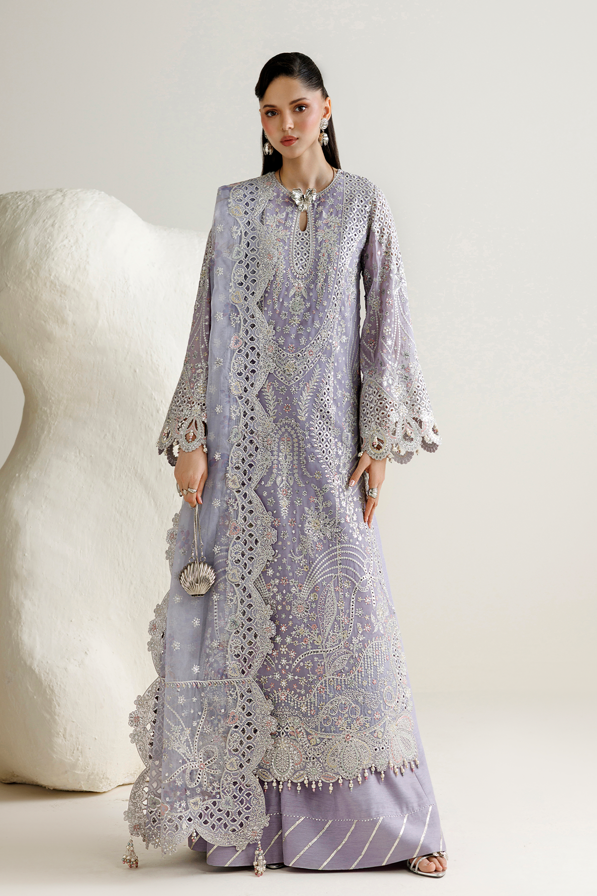 Jazmin UC-3145 embroidered front panels detail