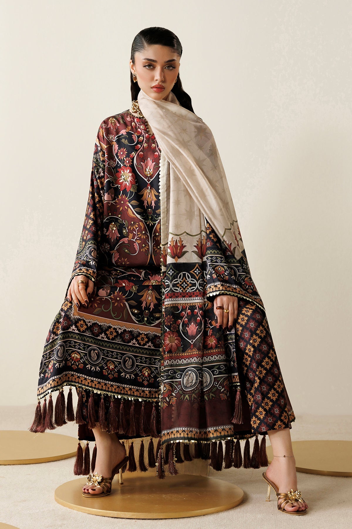 Jazmin OR26-D03 handwork silk suit at Raz Ruya