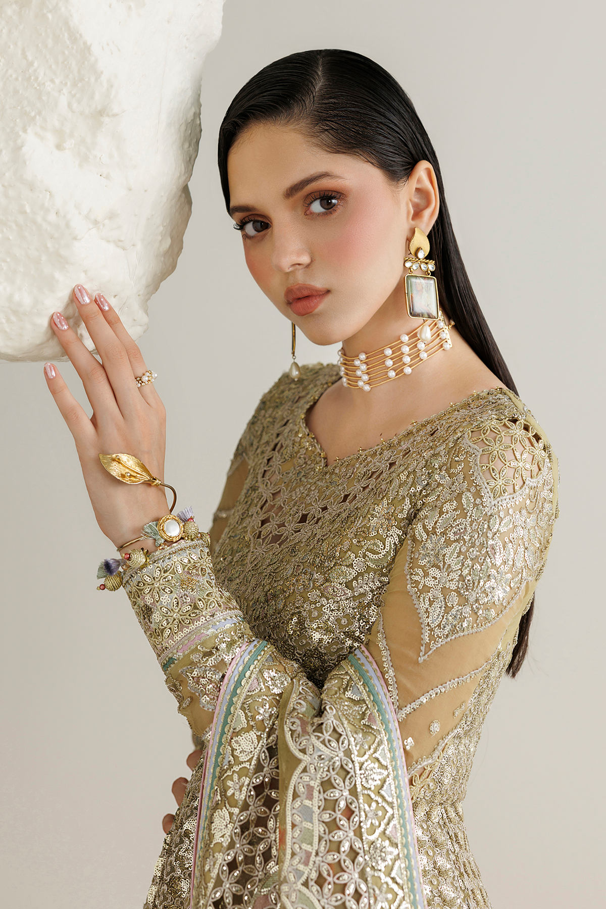 Jazmin UC-3140 embroidered sleeves close-up