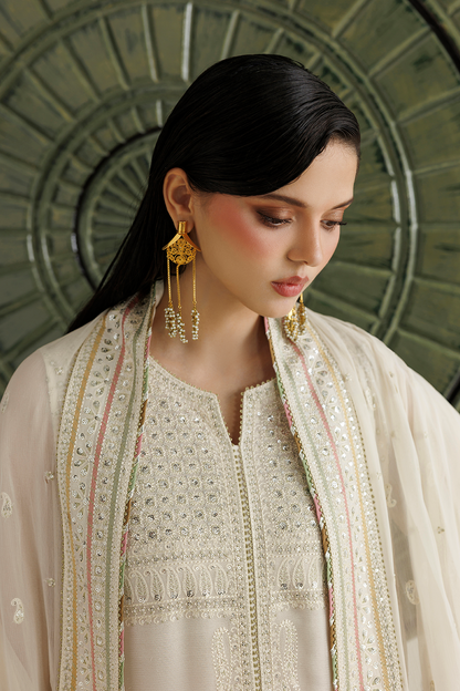 Jazmin UC-3135 embroidered front and back border