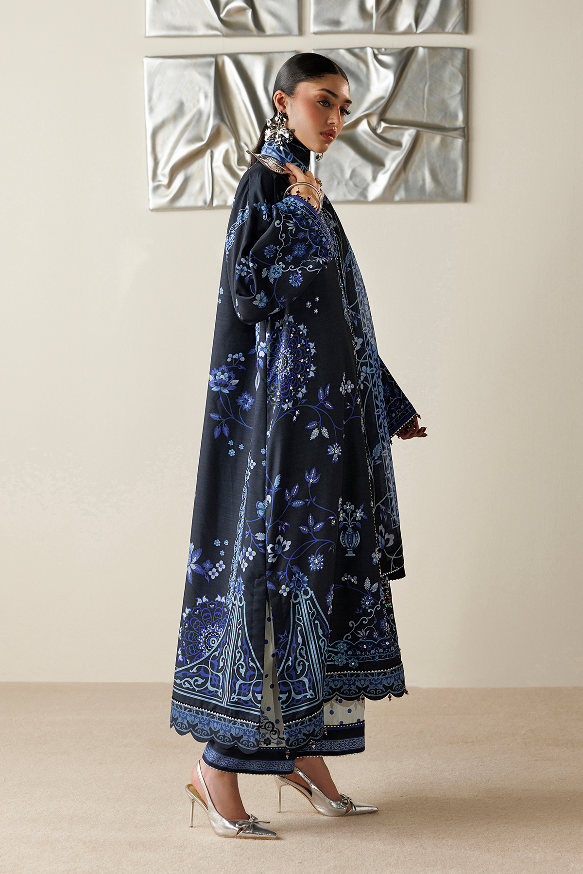 Jazmin OR26-D05 hand embellished front detail