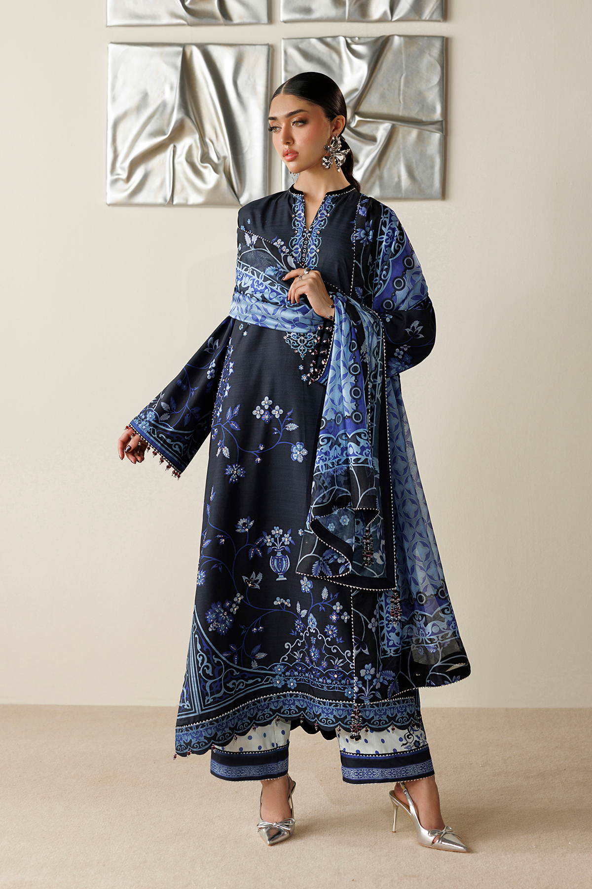 Jazmin OR26-D05 printed sleeves detail