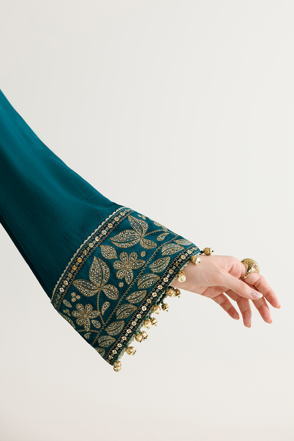 Jazmin UR-7092 embroidered raw silk suit at Raz Ruya