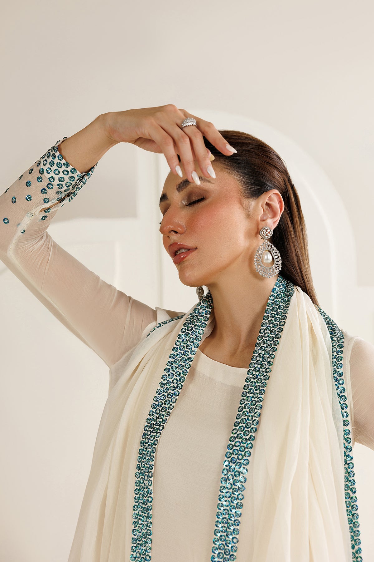 Jazmin UC-3133 embroidered front and sleeves detail