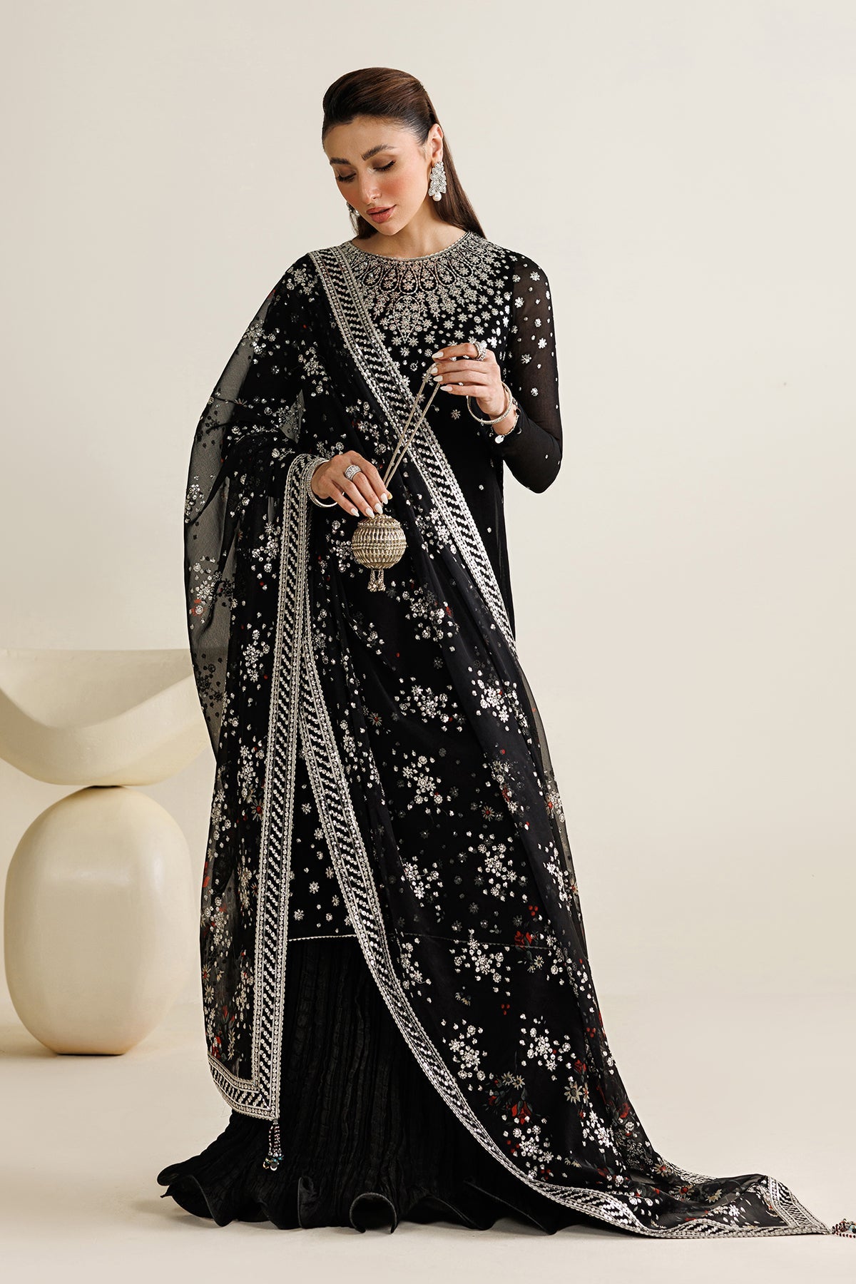 Jazmin UC-3127 embroidered front and sleeves detail