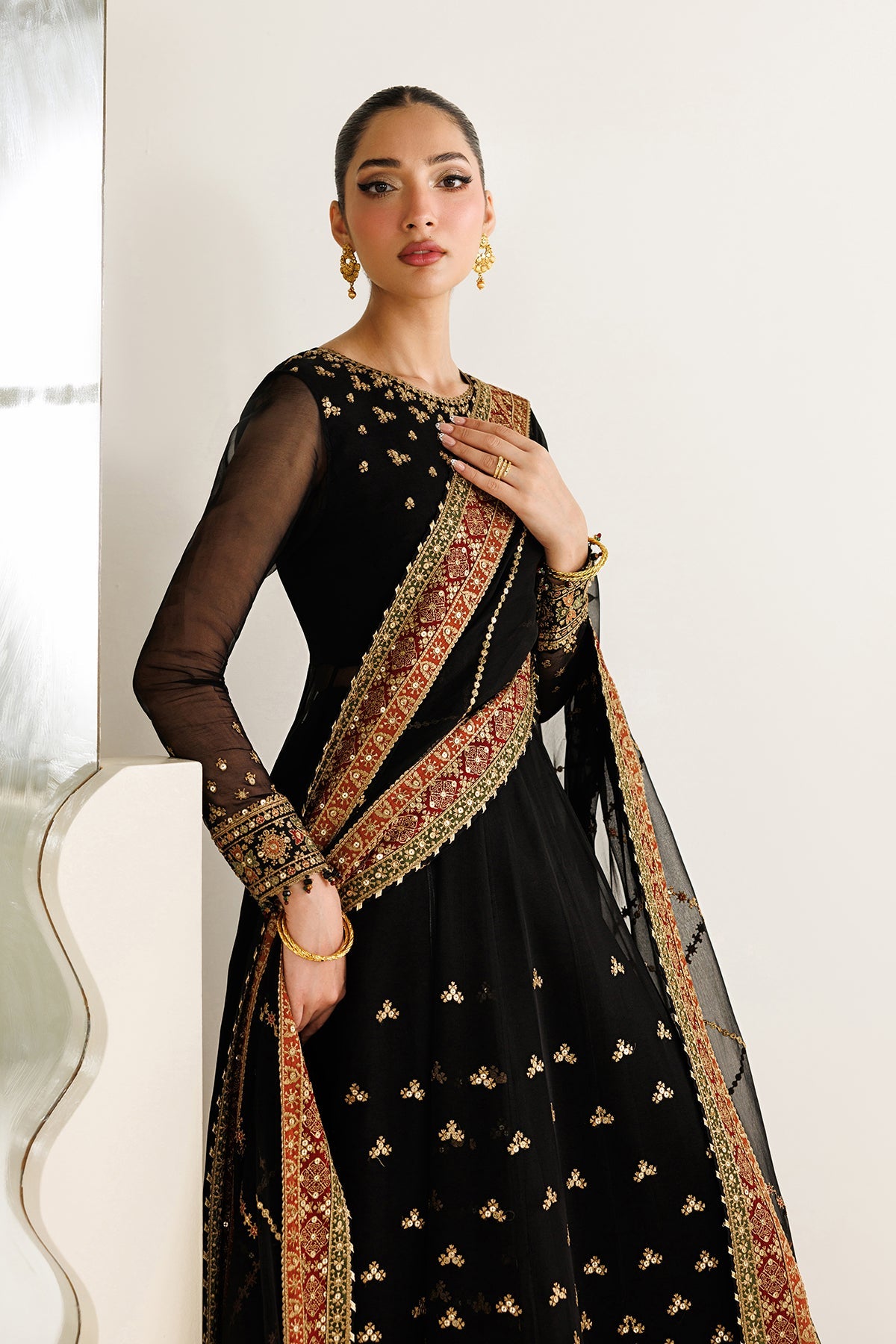 Jazmin UC-3125 embroidered sleeves detail