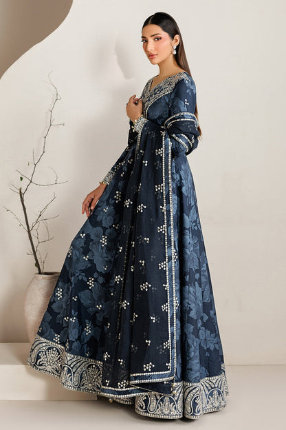 Jazmin UR-7086 printed raw silk suit at Raz Ruya