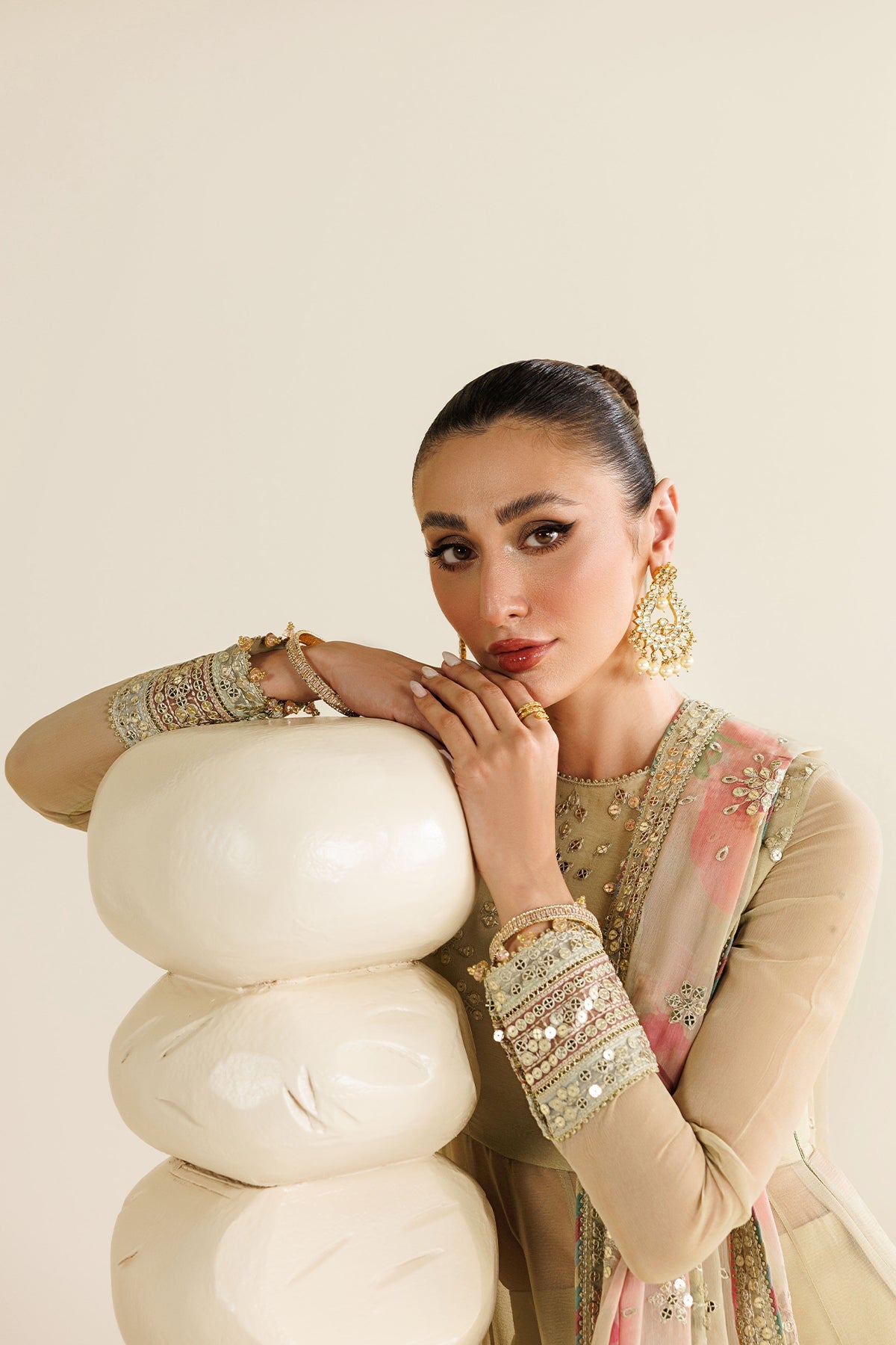 Jazmin UC-3131 embroidered chiffon suit at Raz Ruya