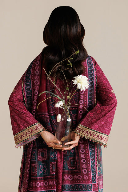 Jazmin UR-7074 printed raw silk suit at Raz Ruya