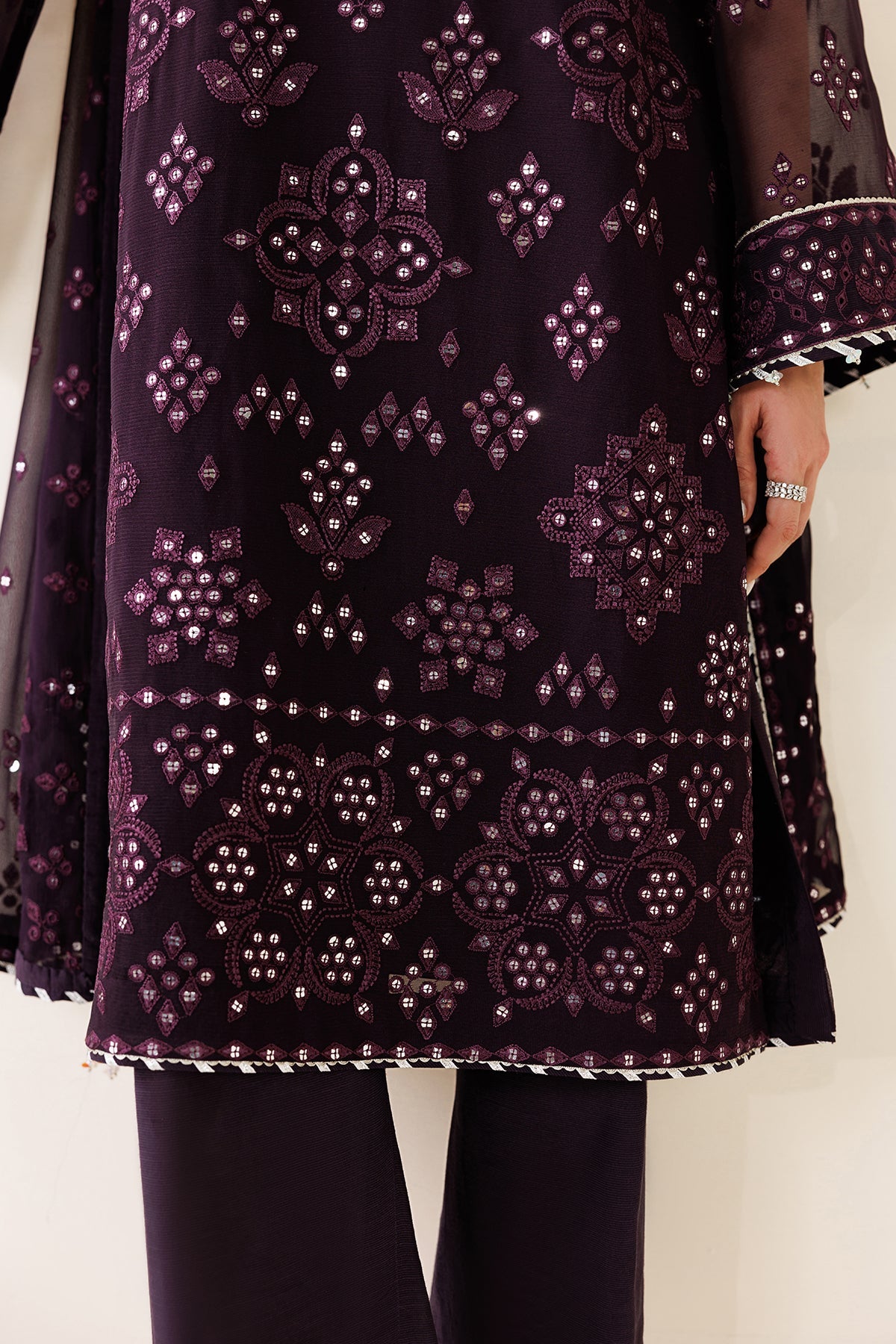 Jazmin UC-3123 Pakistani formal wear for weddings and events
