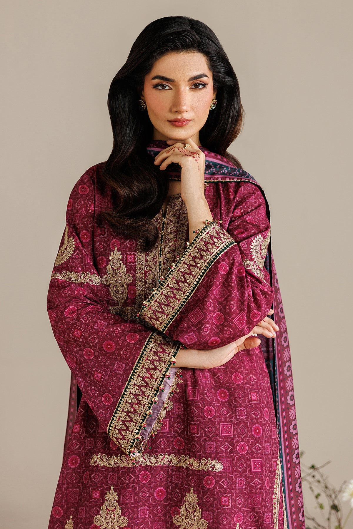 Jazmin UR-7074 embroidered hem border detail