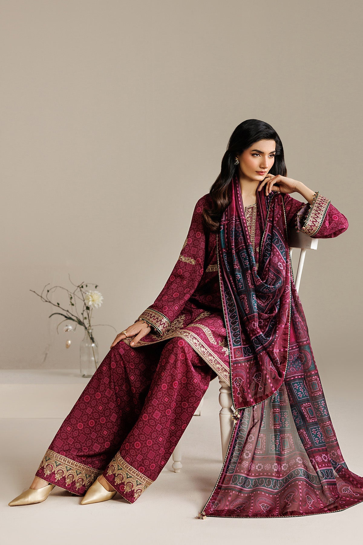 Jazmin UR-7074 embroidered printed front and sleeves