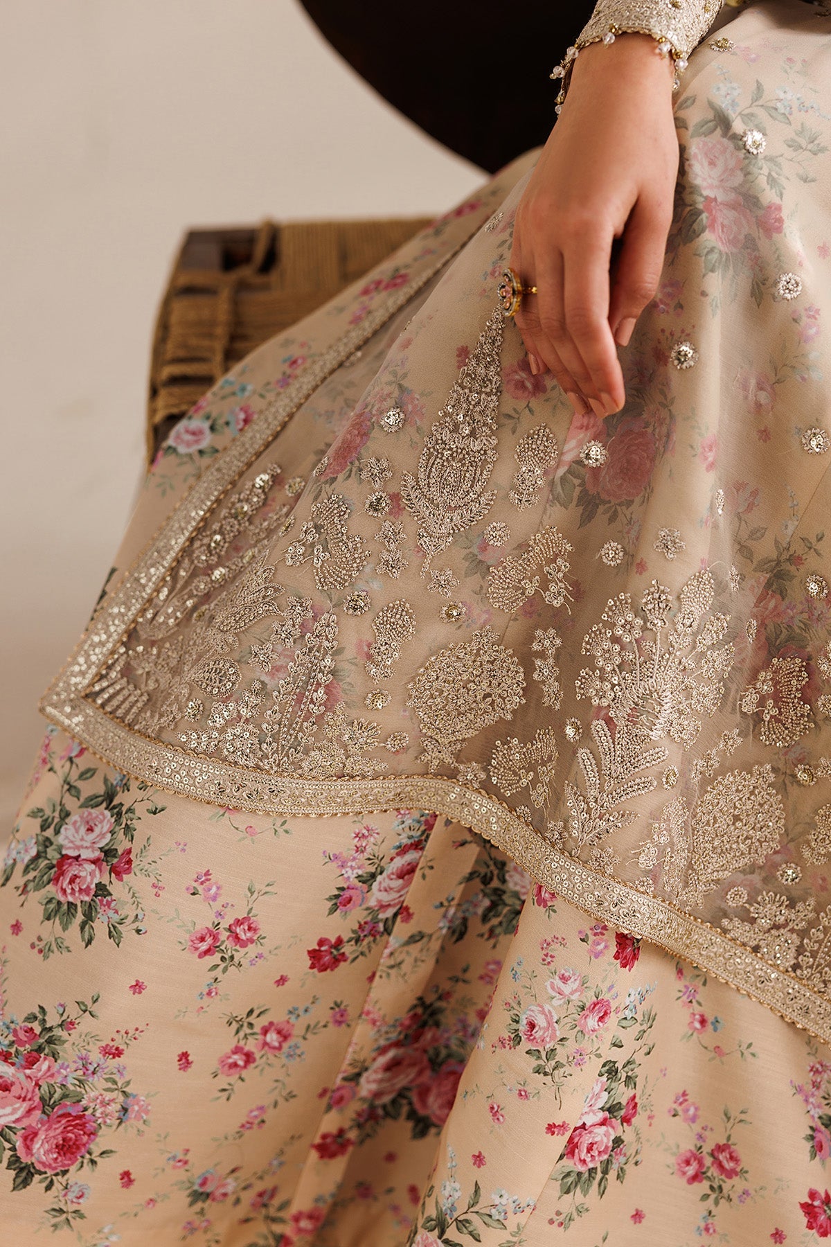 Jazmin UC-3117 embroidered chiffon suit at Raz Ruya