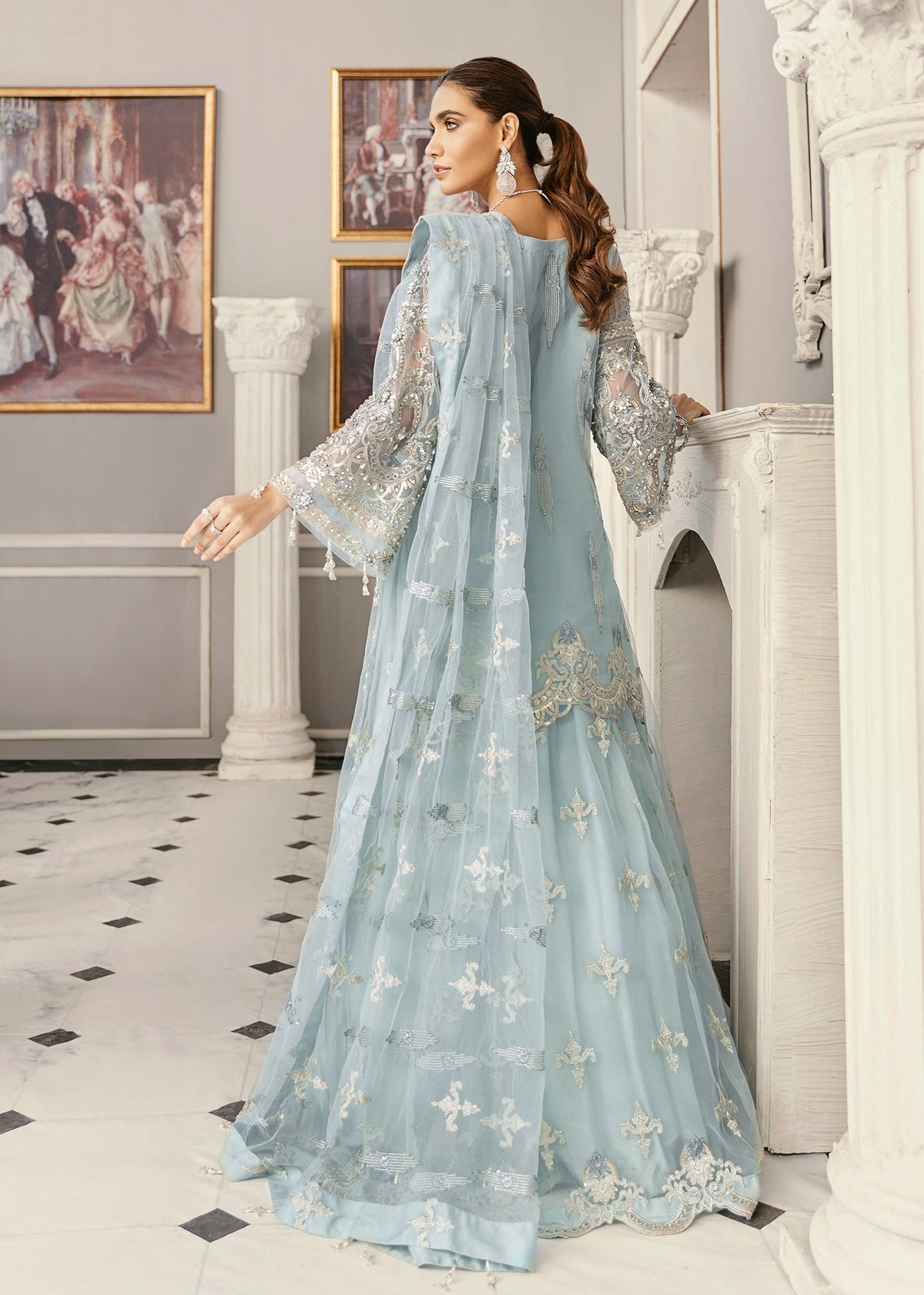 Phlox by Akbar Aslam – Pakistani wedding guest lehenga