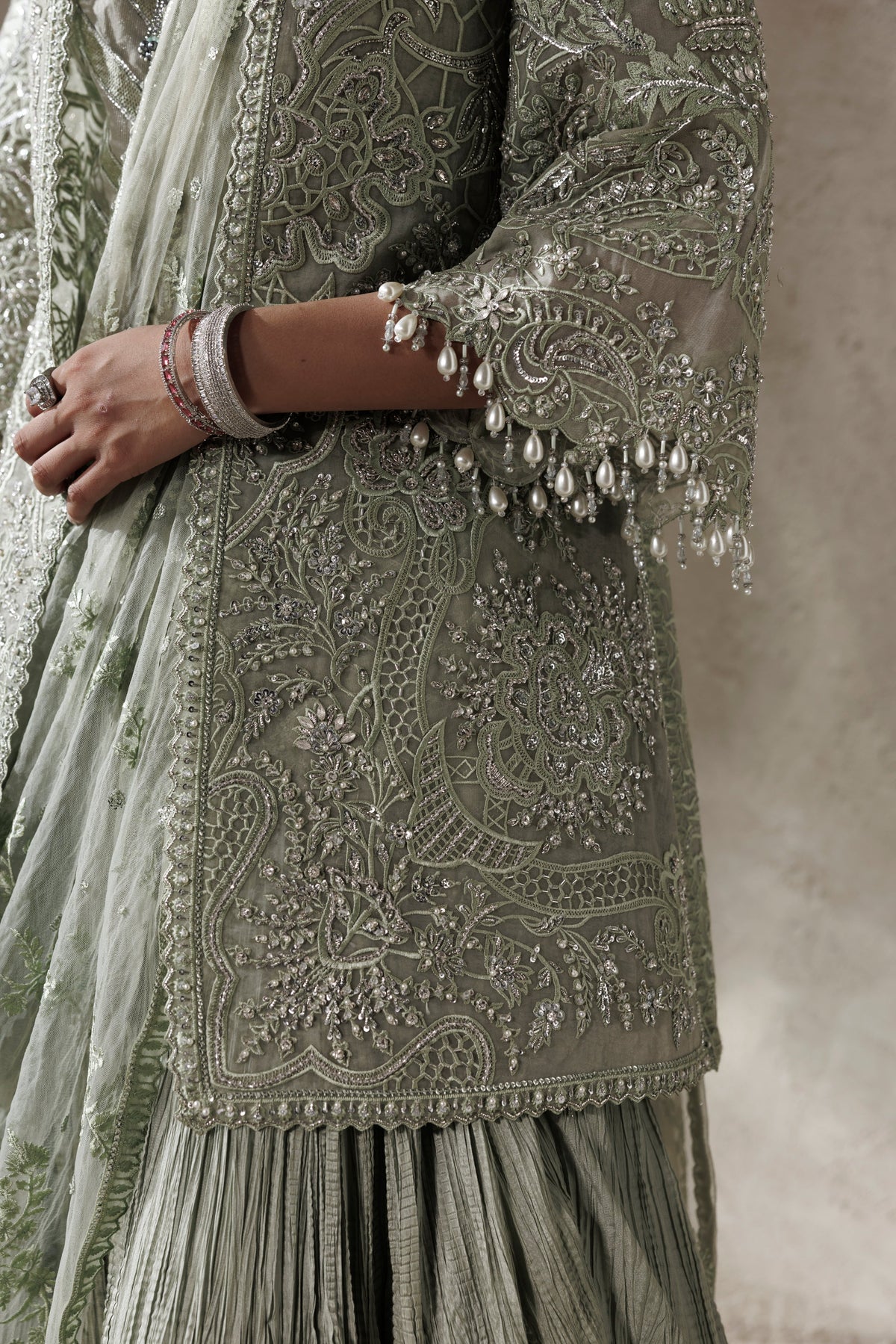 Akbar Aslam La Reina under-jacket embroidery detail