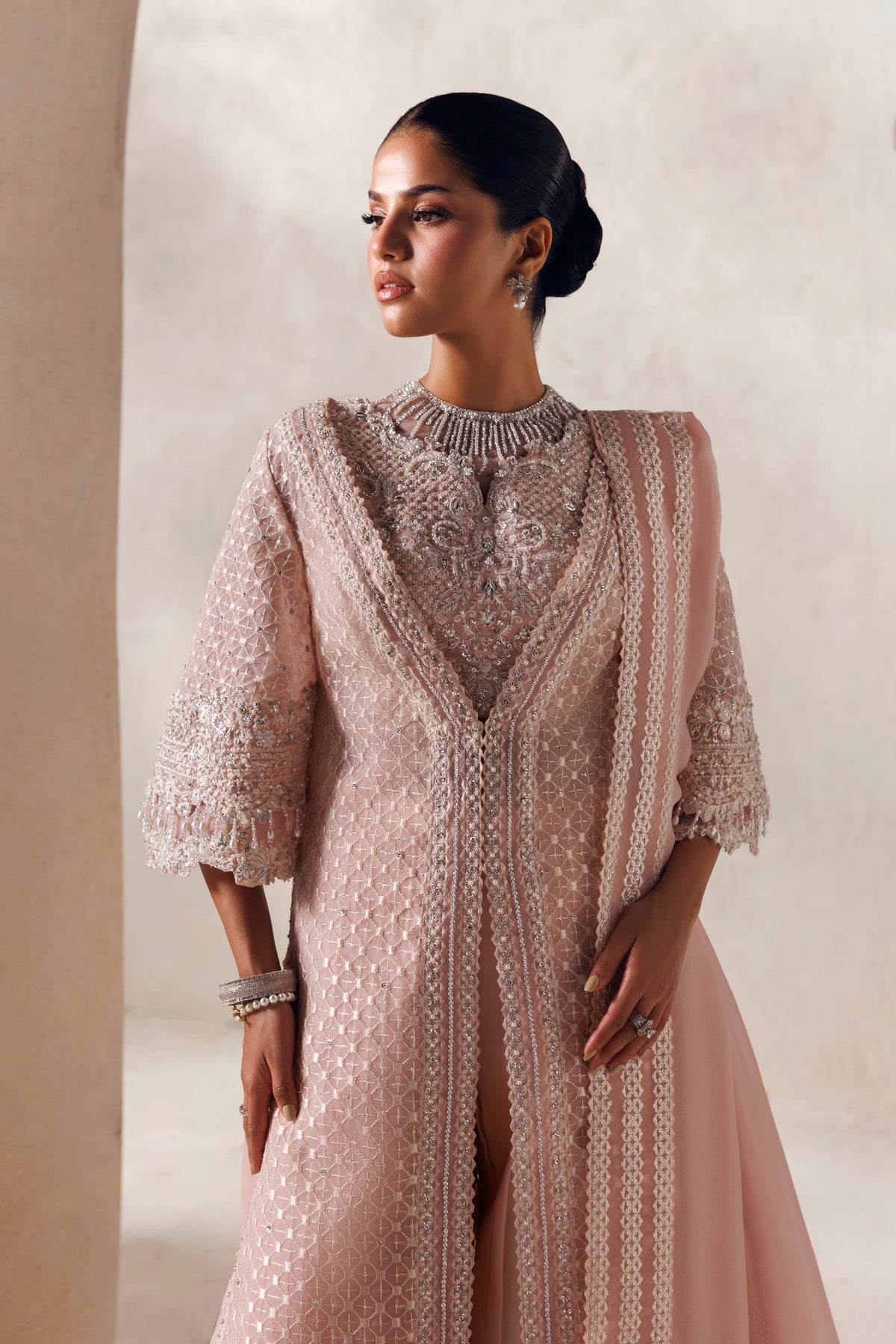 Akbar Aslam Epoque embroidered organza front body detail