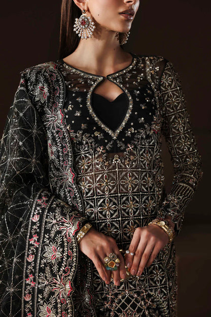 Shop organza embroidered saree with hand embellished blouse, pallu & borders. Includes raw silk inner—perfect for weddings & festive occasions.
